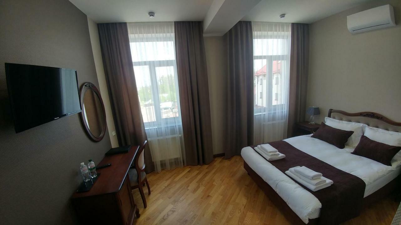 Hotel Meridian Brody Eksteriør billede