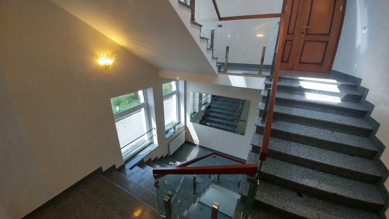 Hotel Meridian Brody Eksteriør billede