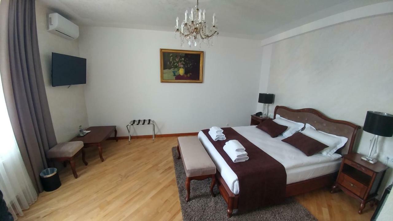 Hotel Meridian Brody Eksteriør billede