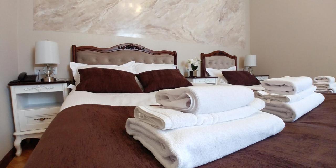 Hotel Meridian Brody Eksteriør billede